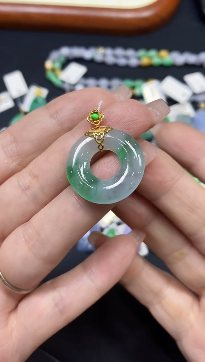 吊坠(不含链)18K金镶嵌翡翠甜甜圈18K金扣镶嵌@@CMT