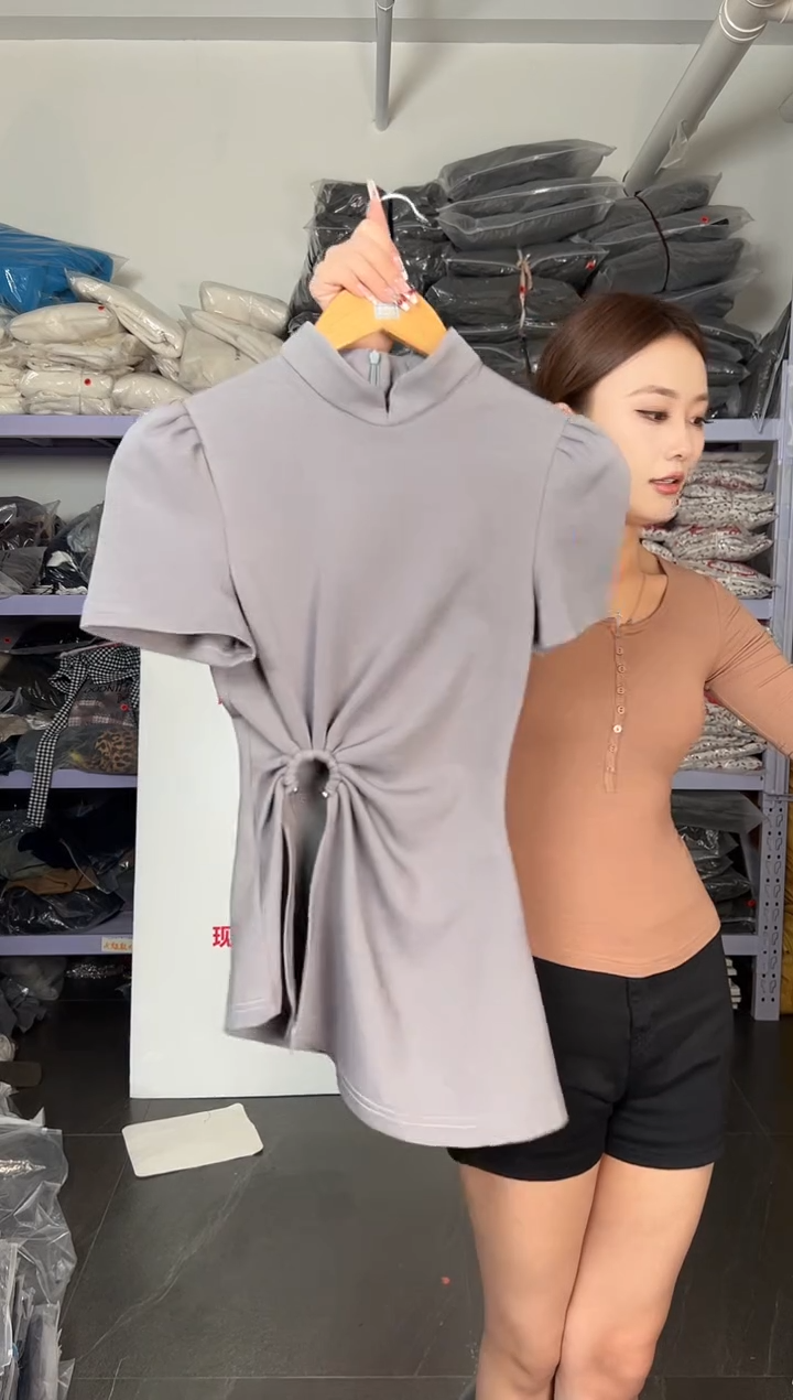灰色短款打底  样衣 M
