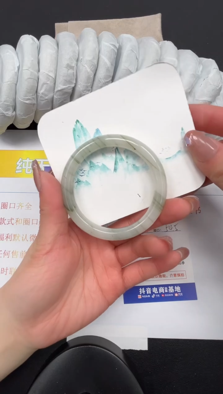 【闪购商品】石英质玉手镯未镶嵌50-54.5