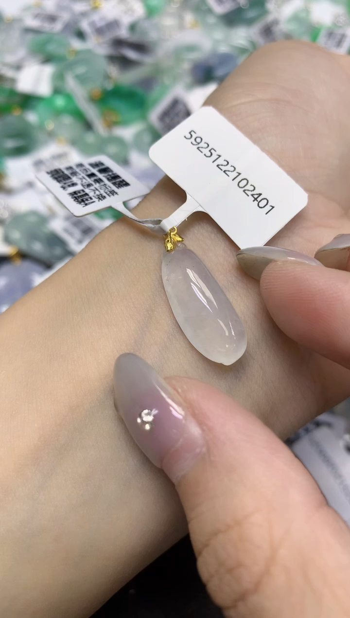 颈饰18K金镶嵌翡翠天然缅甸翡翠A货百元以上9元证书费自理