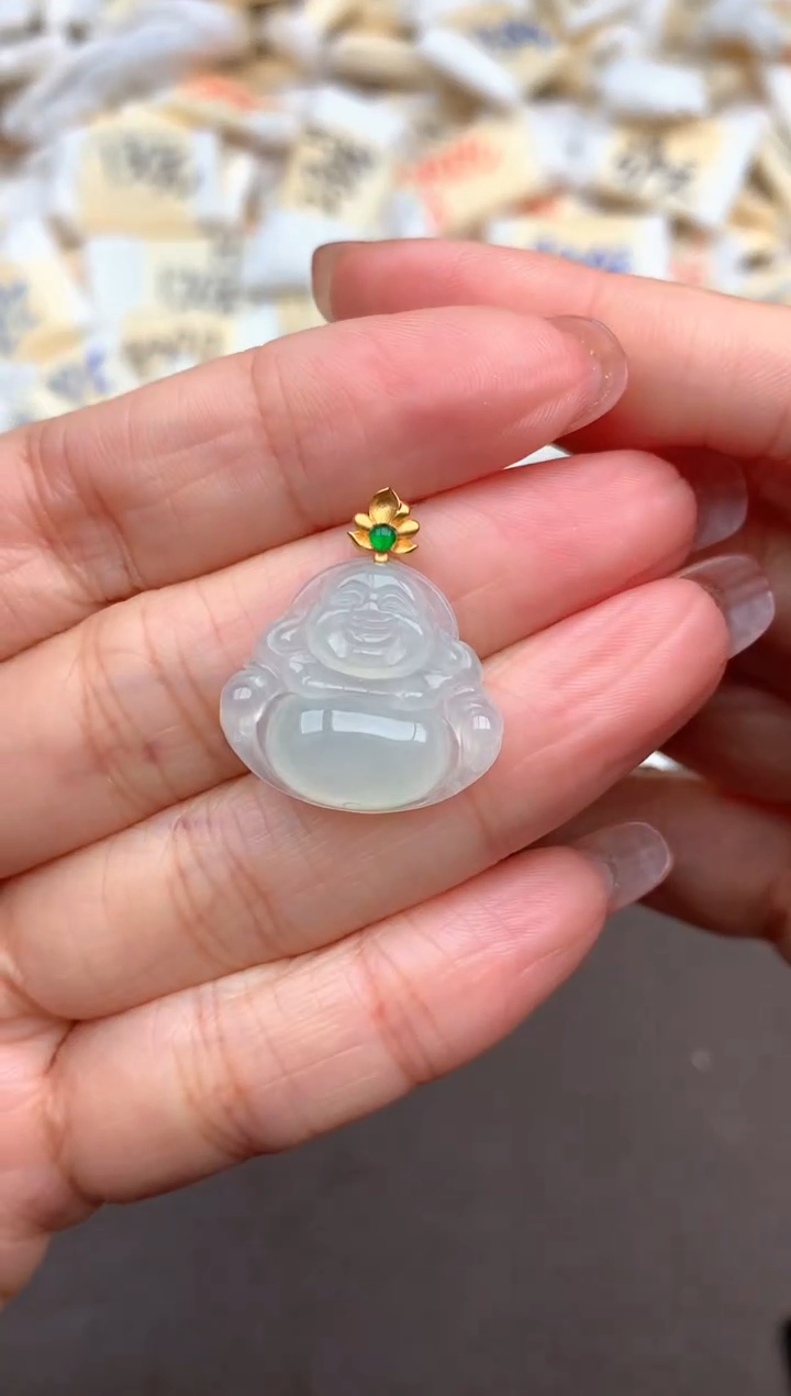 18K金镶嵌挂件翡翠一