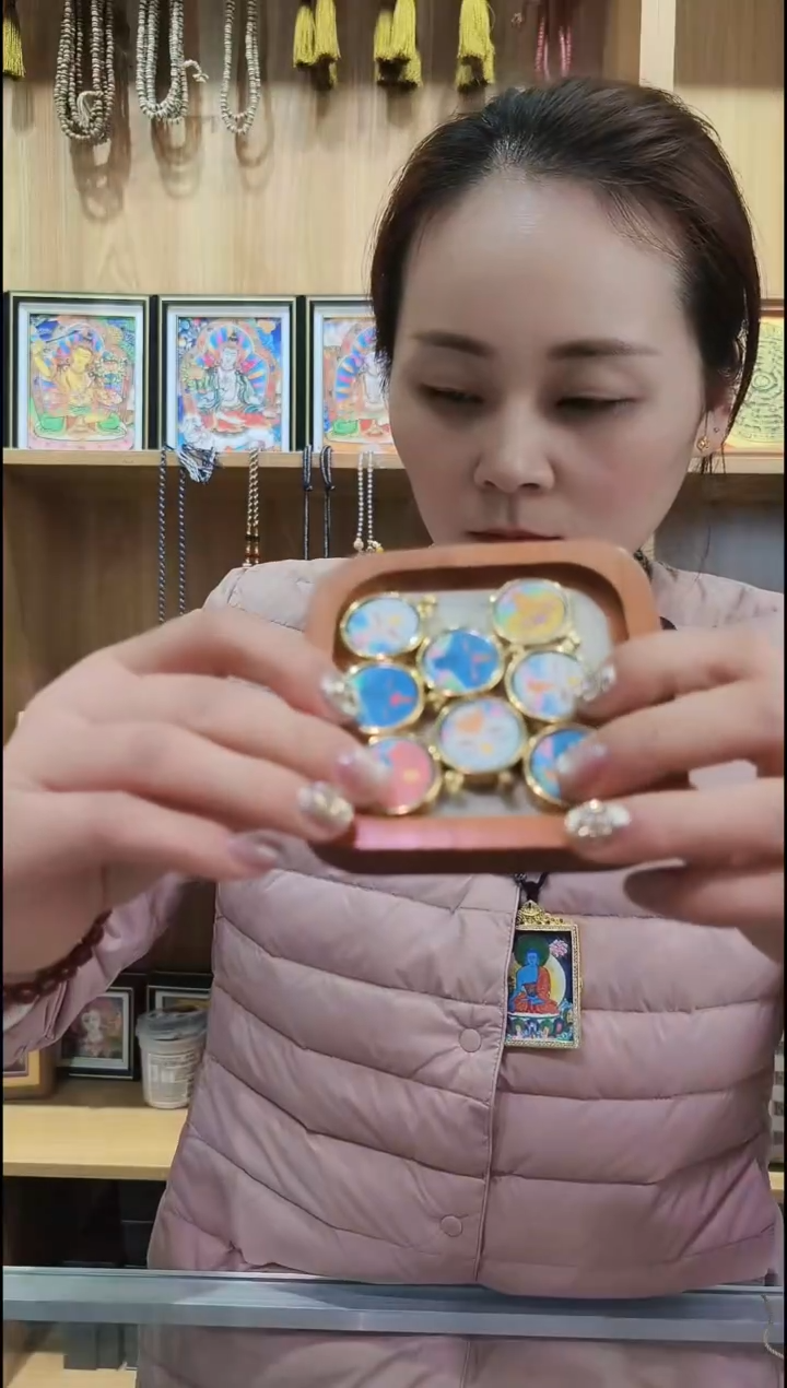 吊坠纯手绘唐卡（非质量问题 不退不换）