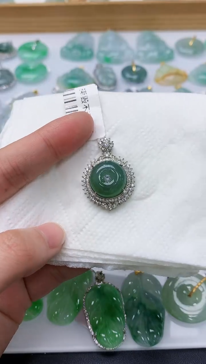 颈饰银S925镶嵌翡翠天然A货