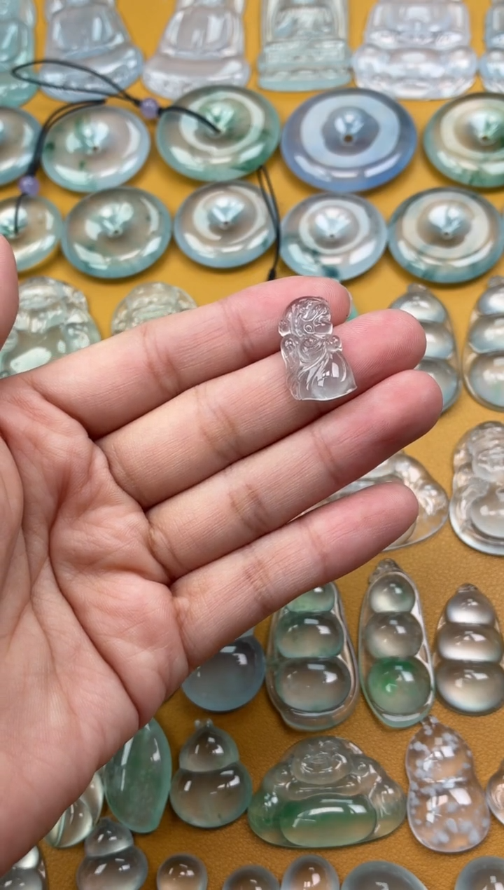 吊坠(不含链)未镶嵌翡翠2  12.8 11.7 4.2