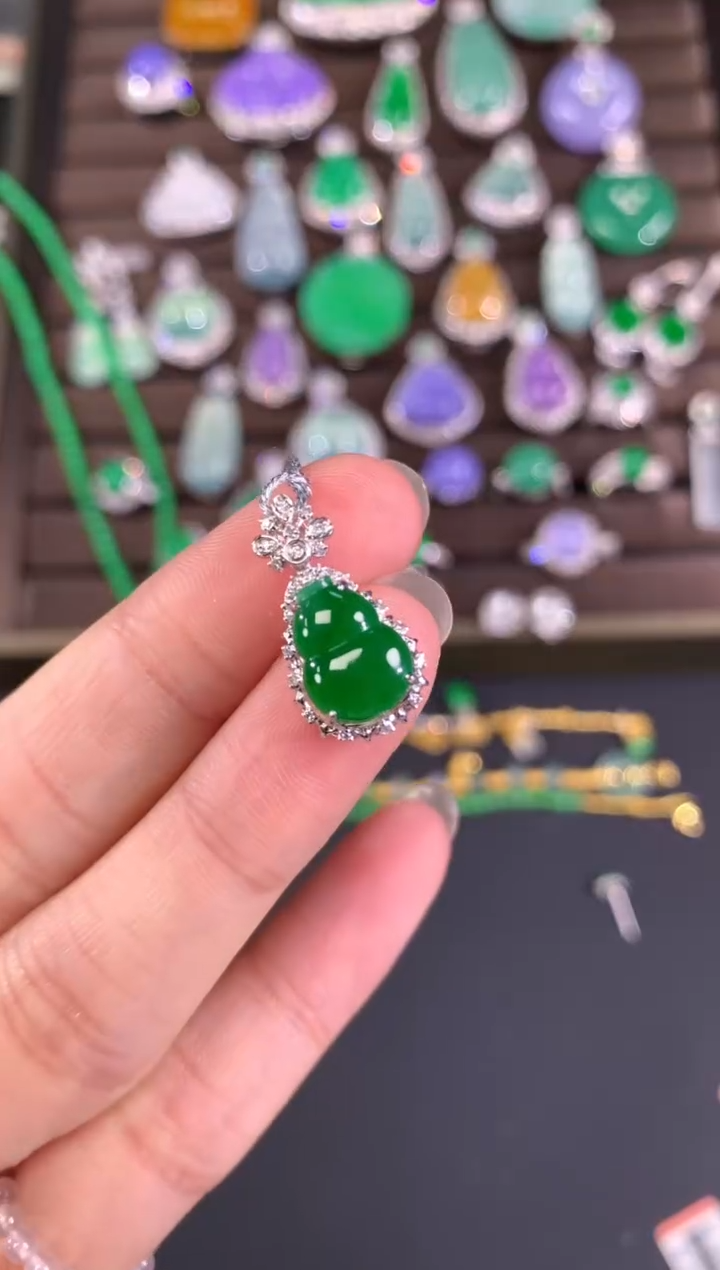 【闪购商品】翡翠吊坠(不含链)18K金镶嵌A706|3500