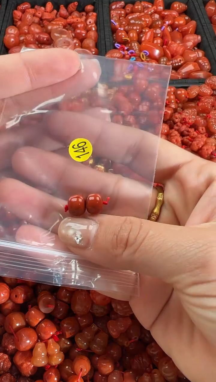 【闪购商品】南红玛瑙颈饰未镶嵌1