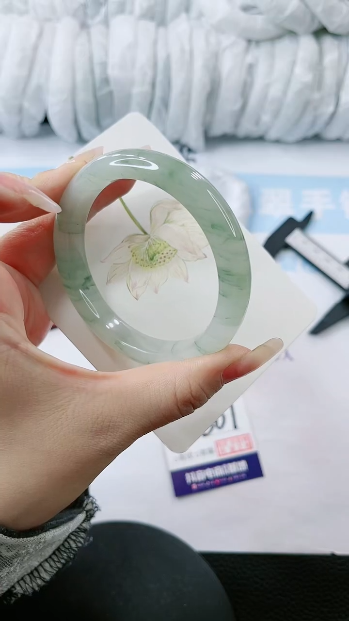 【闪购商品】石英质玉手镯未镶嵌 多样性发货V601