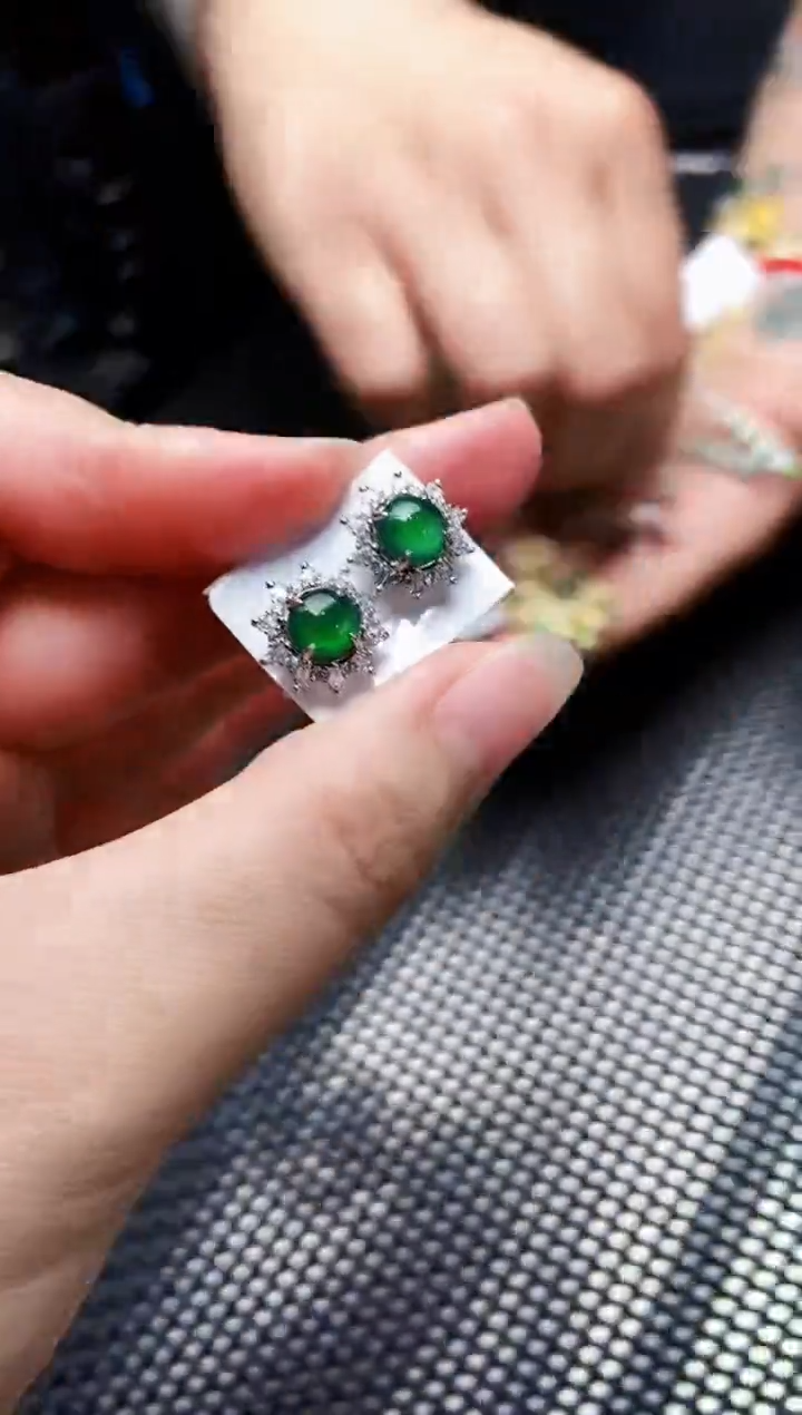 【闪购商品】翡翠耳饰未镶嵌111111111