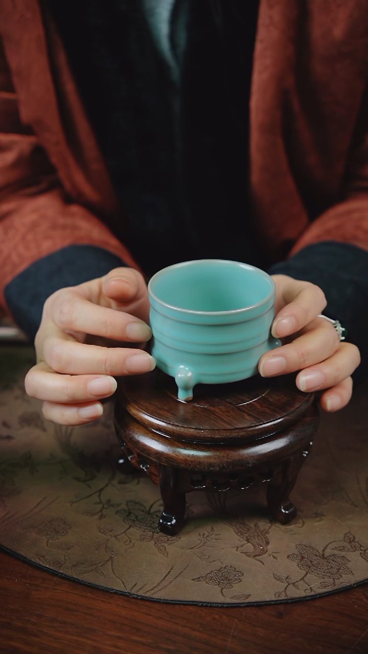 【闪购商品】杯19汝瓷纯手工三足连（微微不完美）