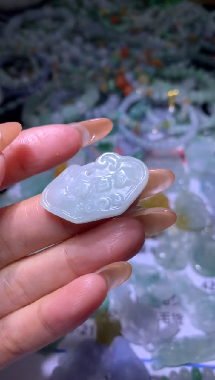 【闪购商品】翡翠颈饰未镶嵌MXX012239