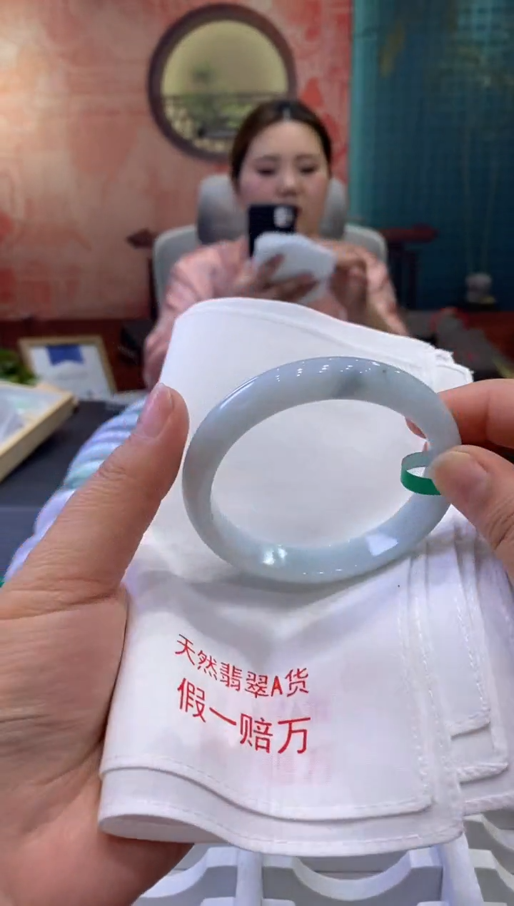 【闪购商品】翡翠手镯未镶嵌多人0003547