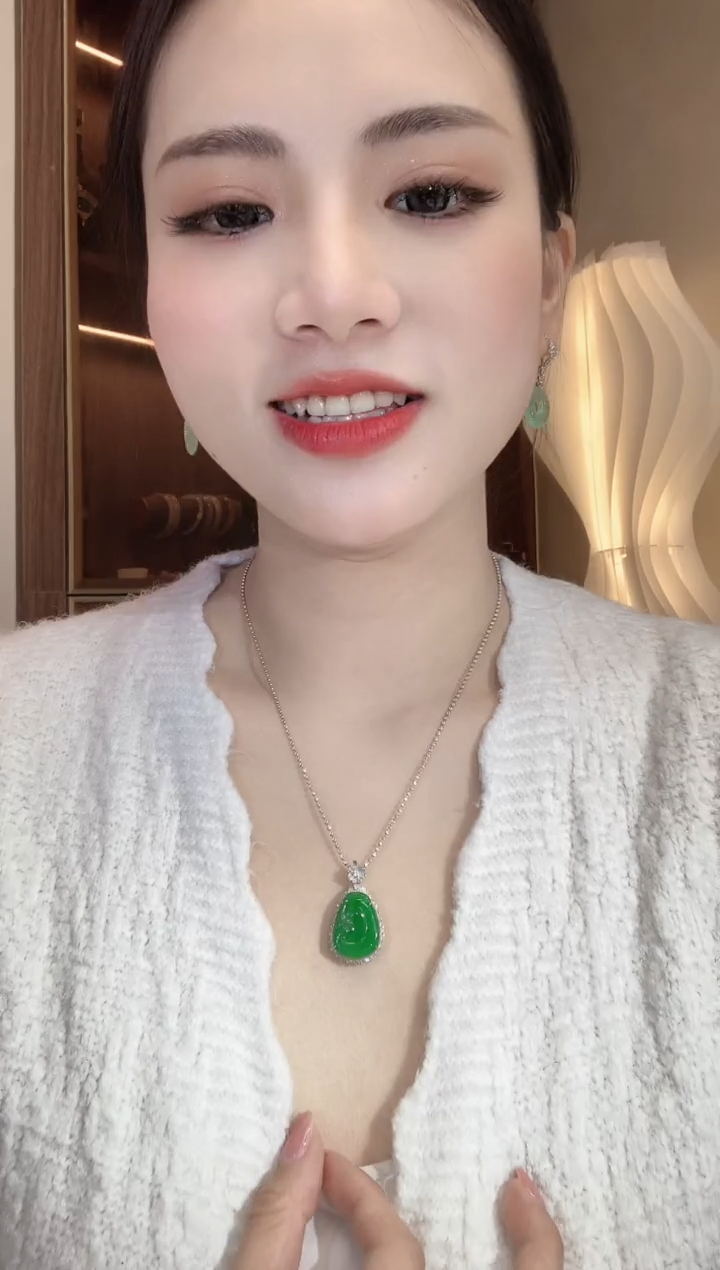 【闪购商品】翡翠吊坠(不含链)18K金镶嵌D35