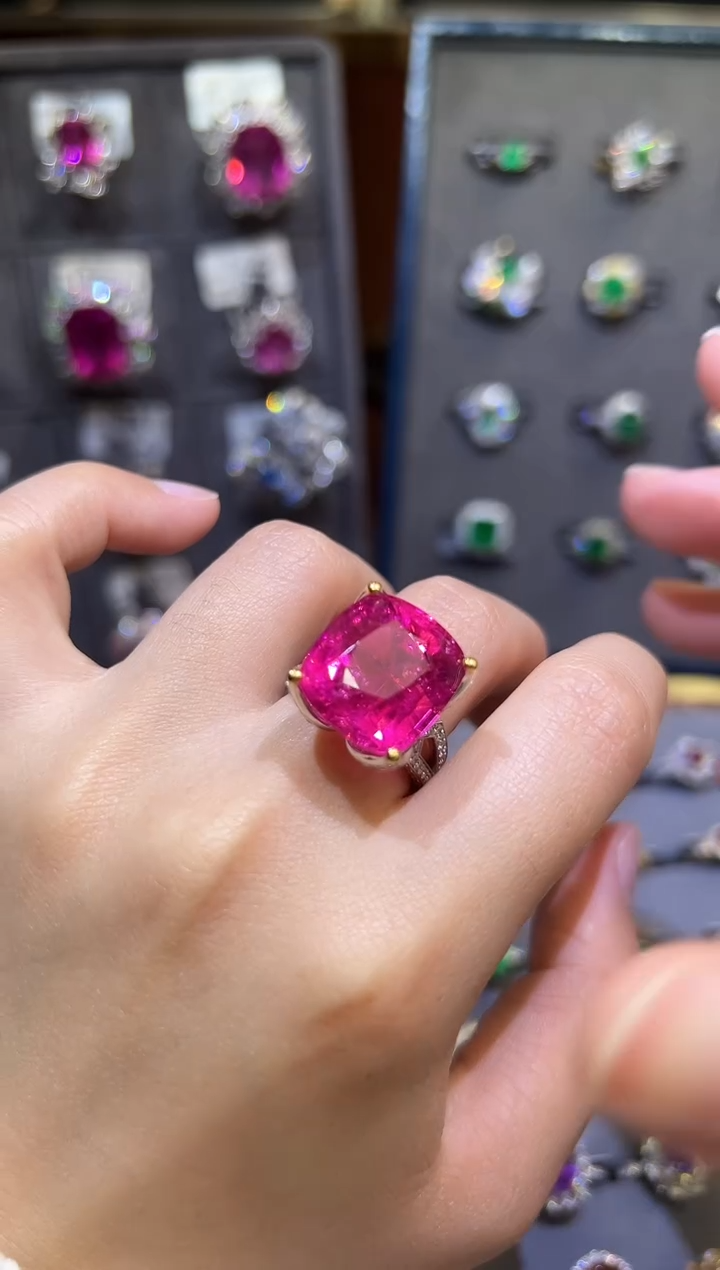 【闪购商品】红色碧玺戒指18K金镶嵌/31.48ct/卢比莱