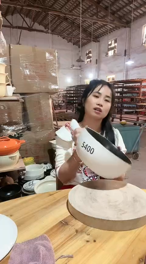 陶大瑕疵白色手把锅不带盖裂打磨