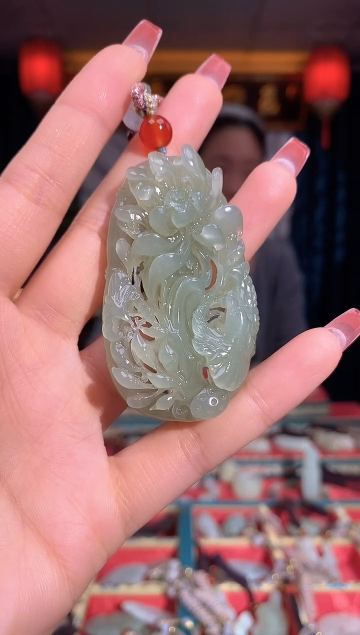 和田玉未镶嵌挂件花花