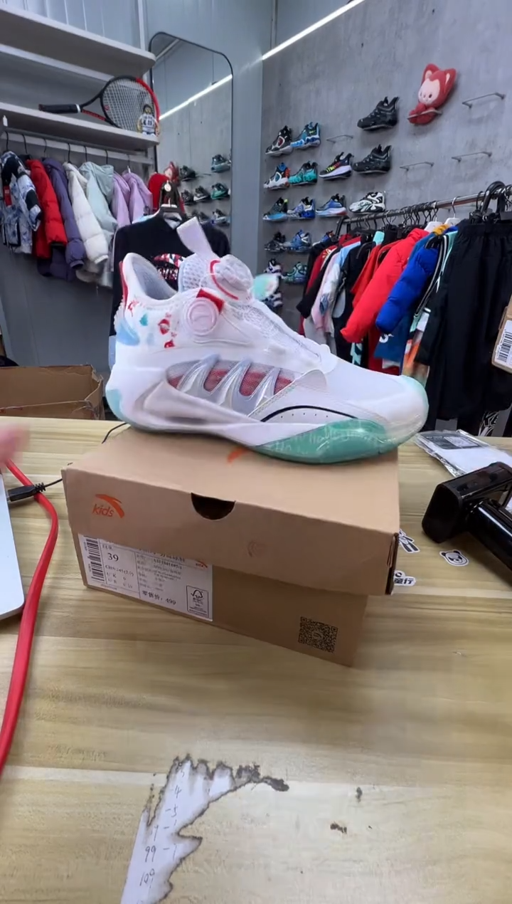 【闪购商品】纤维网布安踏儿童鞋子：39