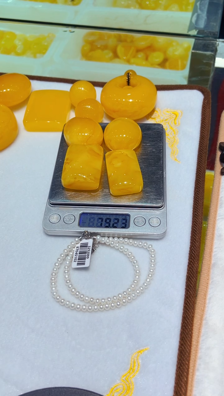 未镶嵌蜜蜡裸石不退不换79.23g定99总价8700