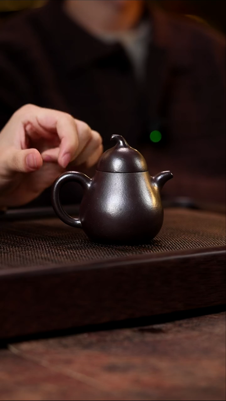 宜兴紫砂石黄宝葫芦