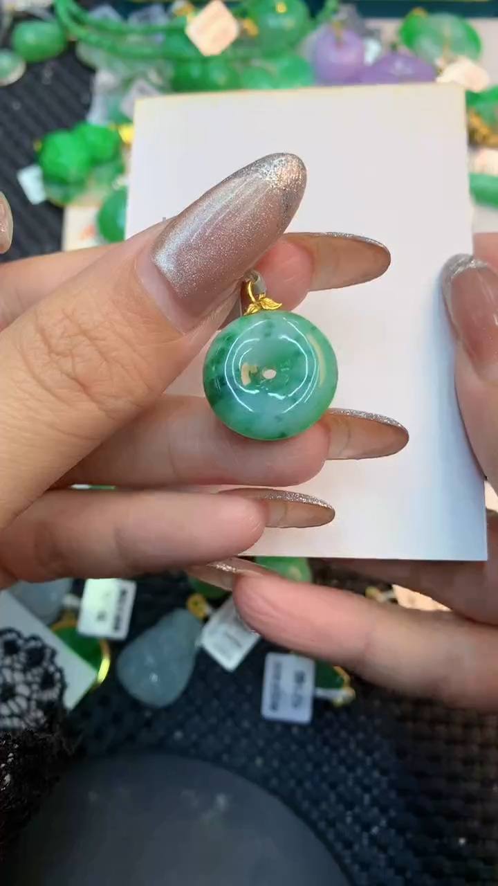 颈饰未镶嵌翡翠1