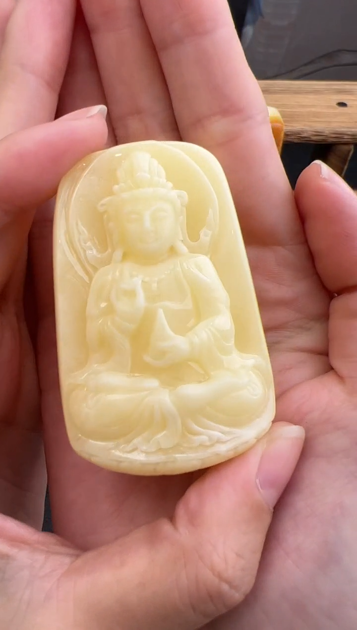 【闪购商品】琥珀裸石未镶嵌10116183-吊坠