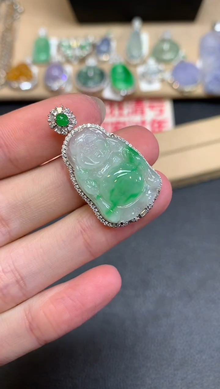 【闪购商品】翡翠颈饰18K金镶嵌观音【无服务费】