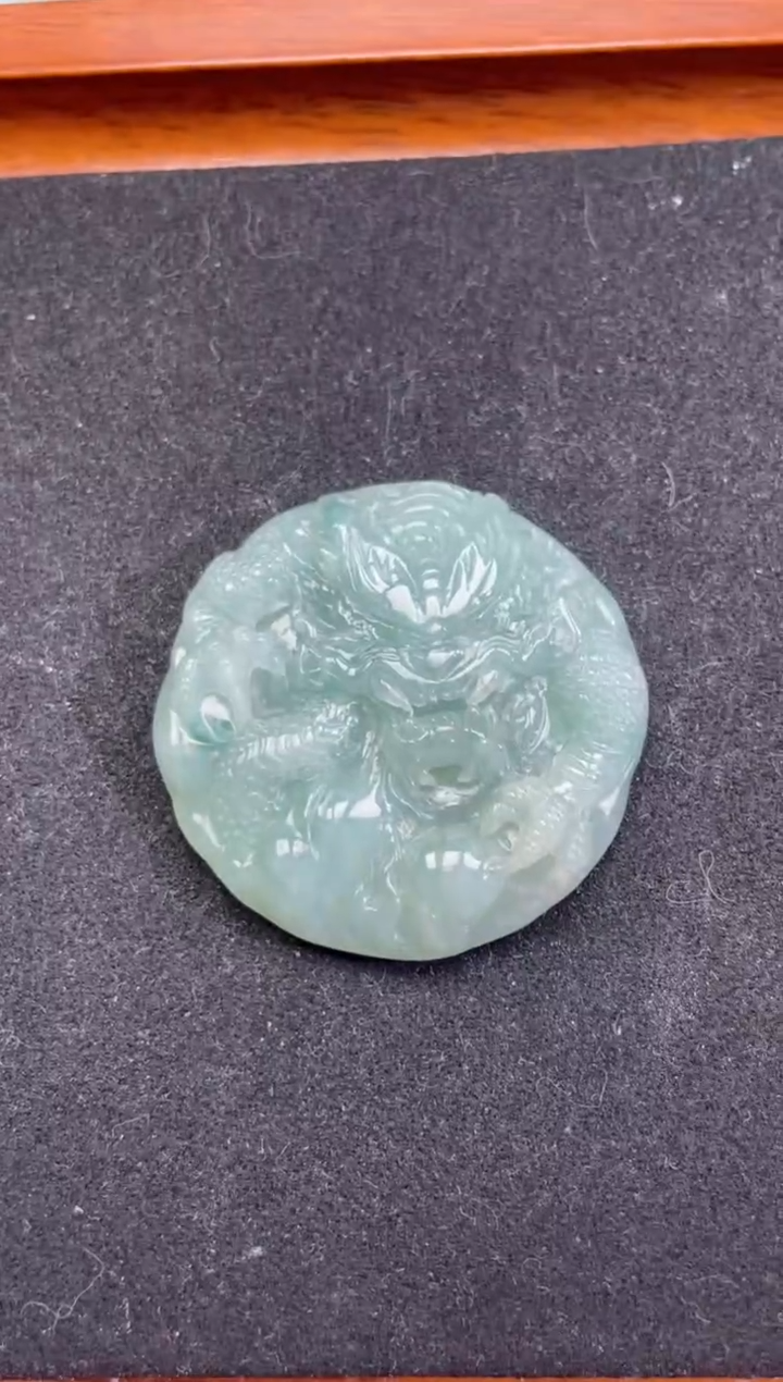 【闪购商品】翡翠颈饰未镶嵌龙牌