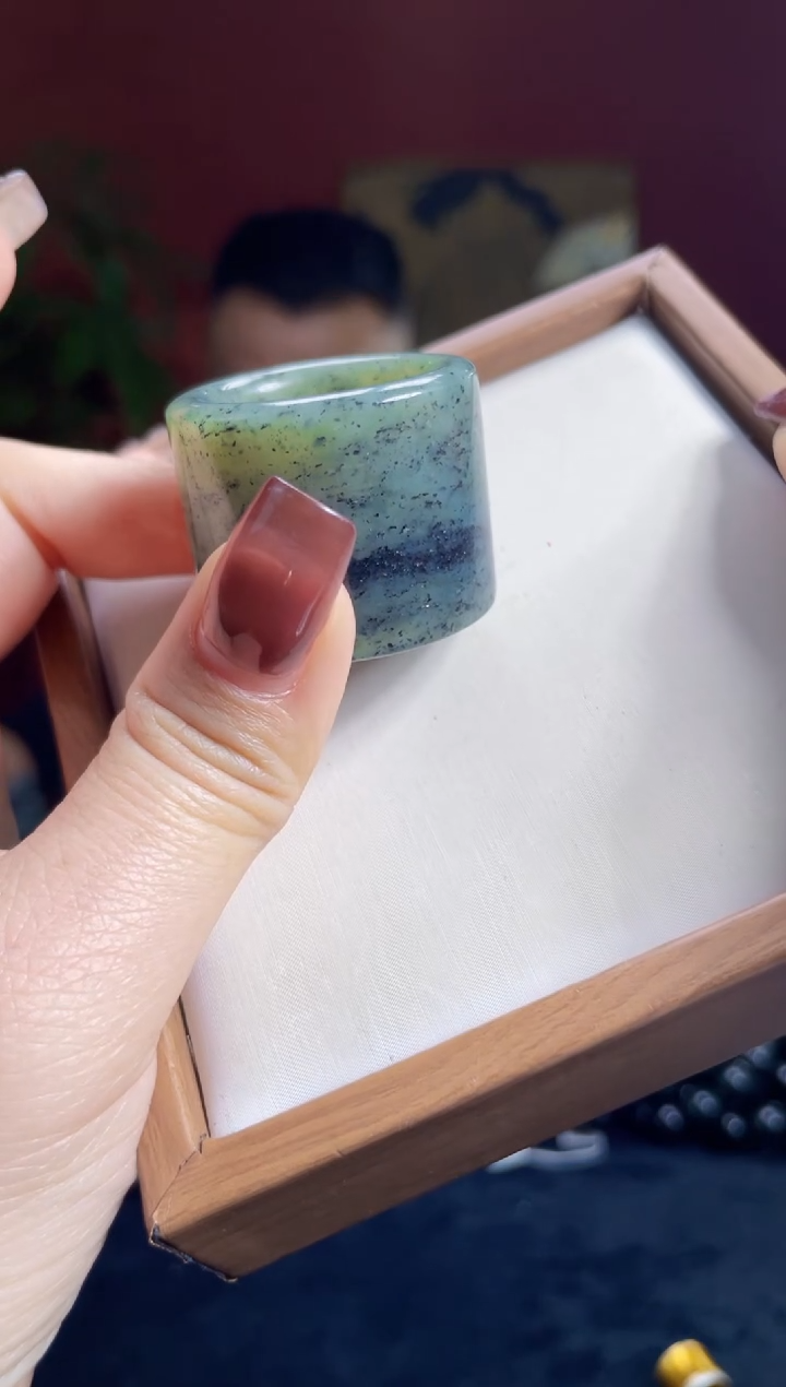 未镶嵌和田玉把件青花扳指