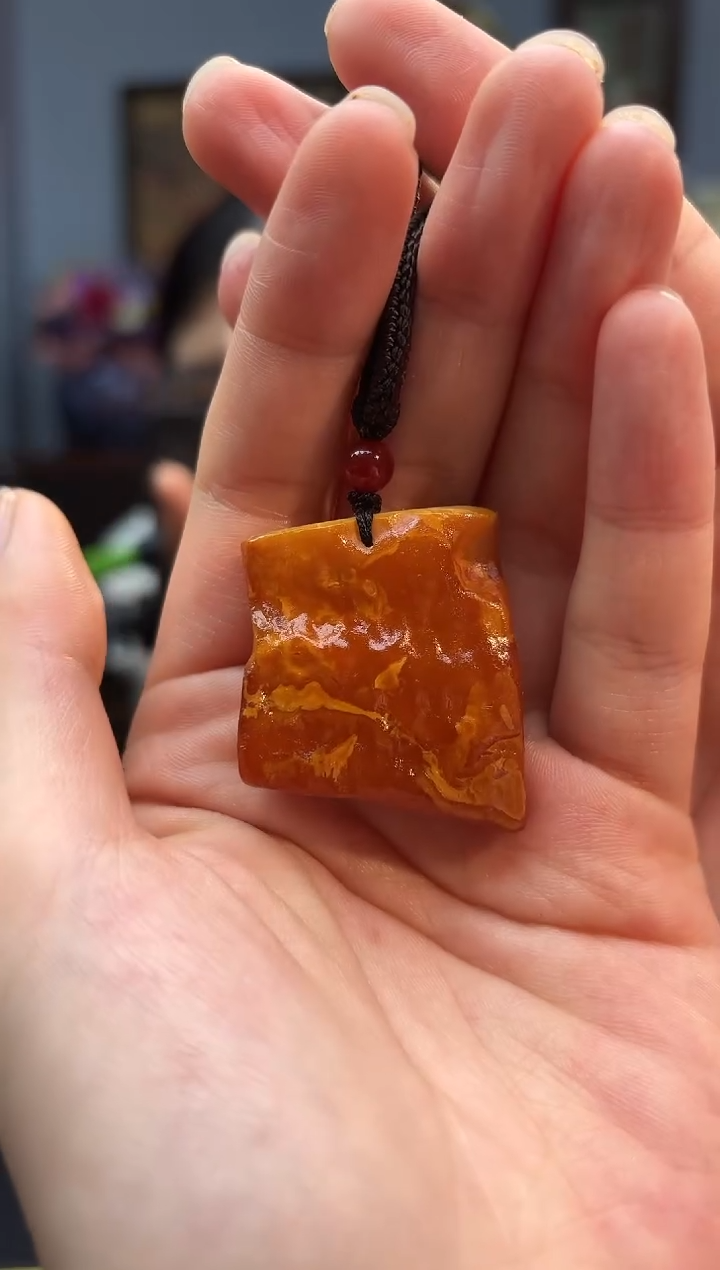 琥珀颈饰未镶嵌吊坠