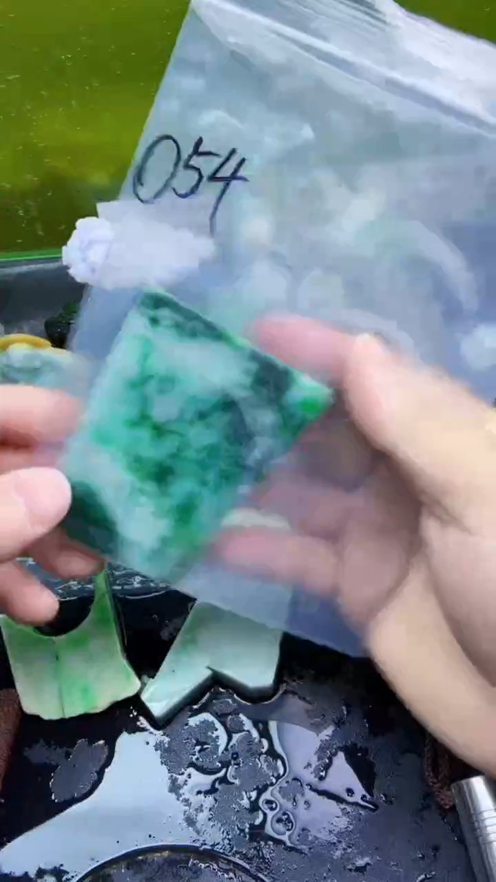 翡翠挂件未镶嵌天然翡翠054
