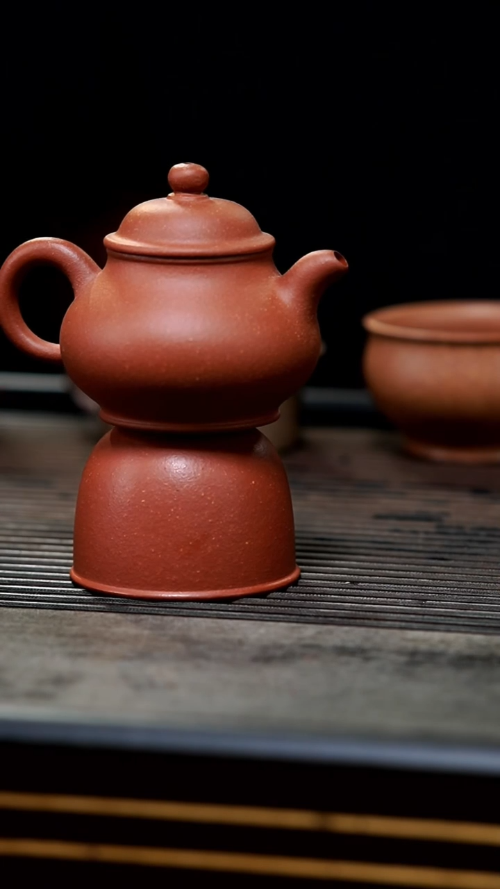 【闪购商品】紫砂茶壶08-半手红降坡潘壶130cc+杯