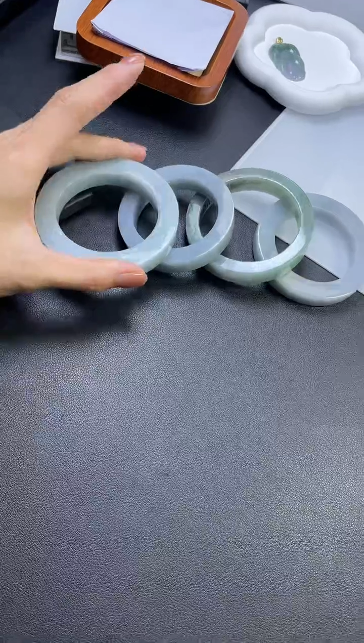 【闪购商品】定制翡翠手镯未镶嵌手镯多样性发一件