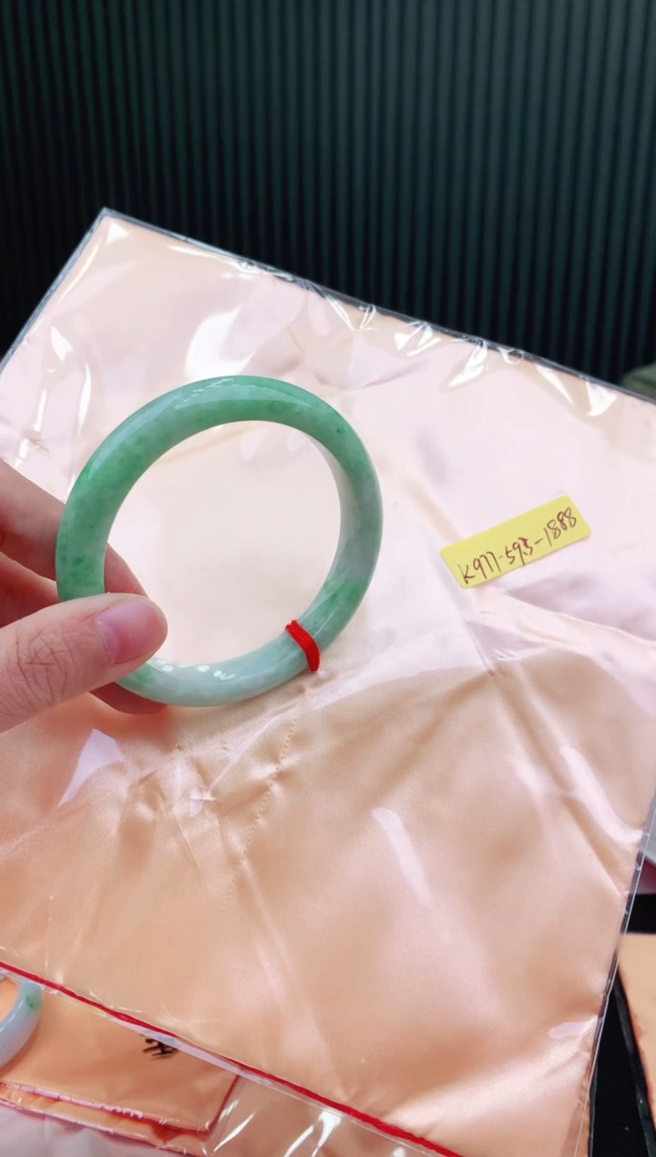 未镶嵌手镯翡翠59
