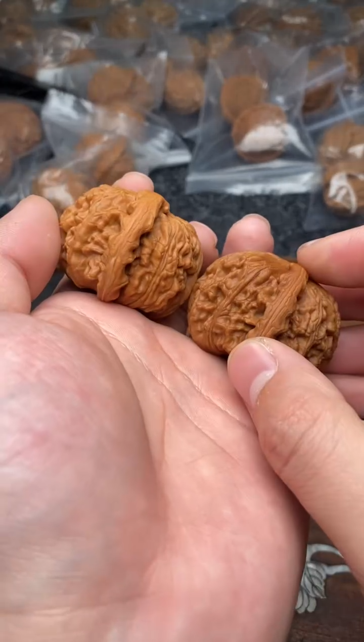 【闪购商品】文玩核桃把件G115号41尺白狮子