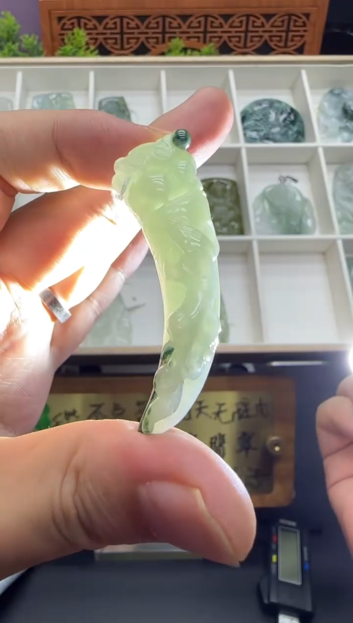 翡翠挂件未镶嵌A货翡翠多样性孤品