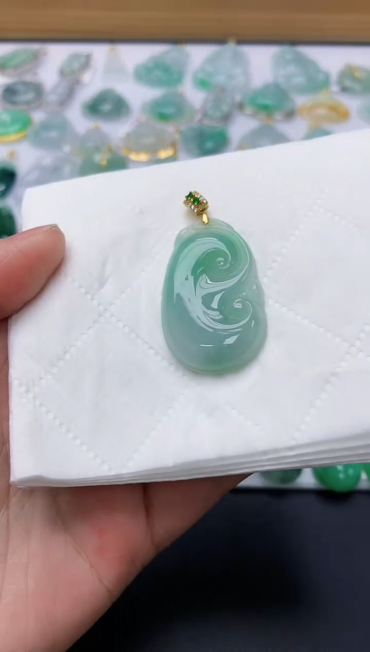 颈饰银S925镀金镶嵌翡翠盈*天然A货