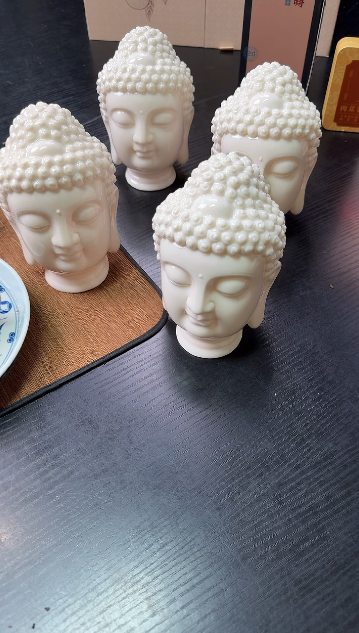 *刘*白瓷佛像----·