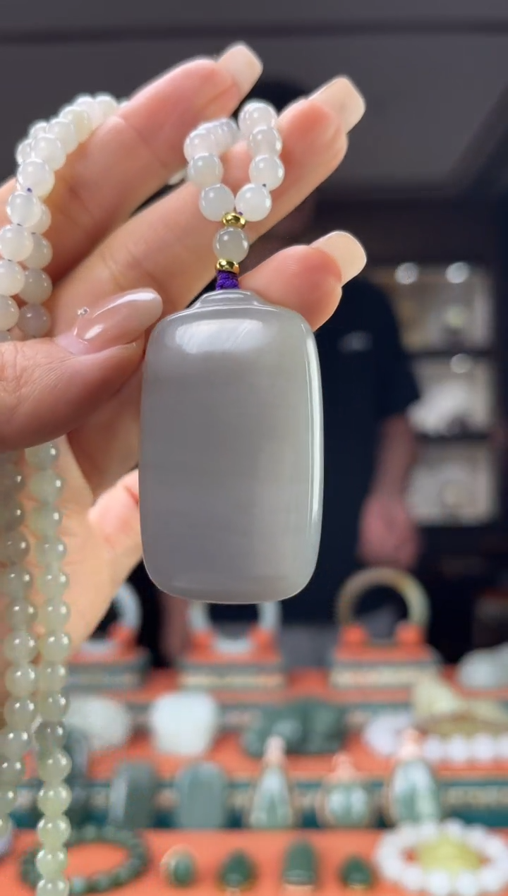 和田玉未镶嵌颈饰佩佩