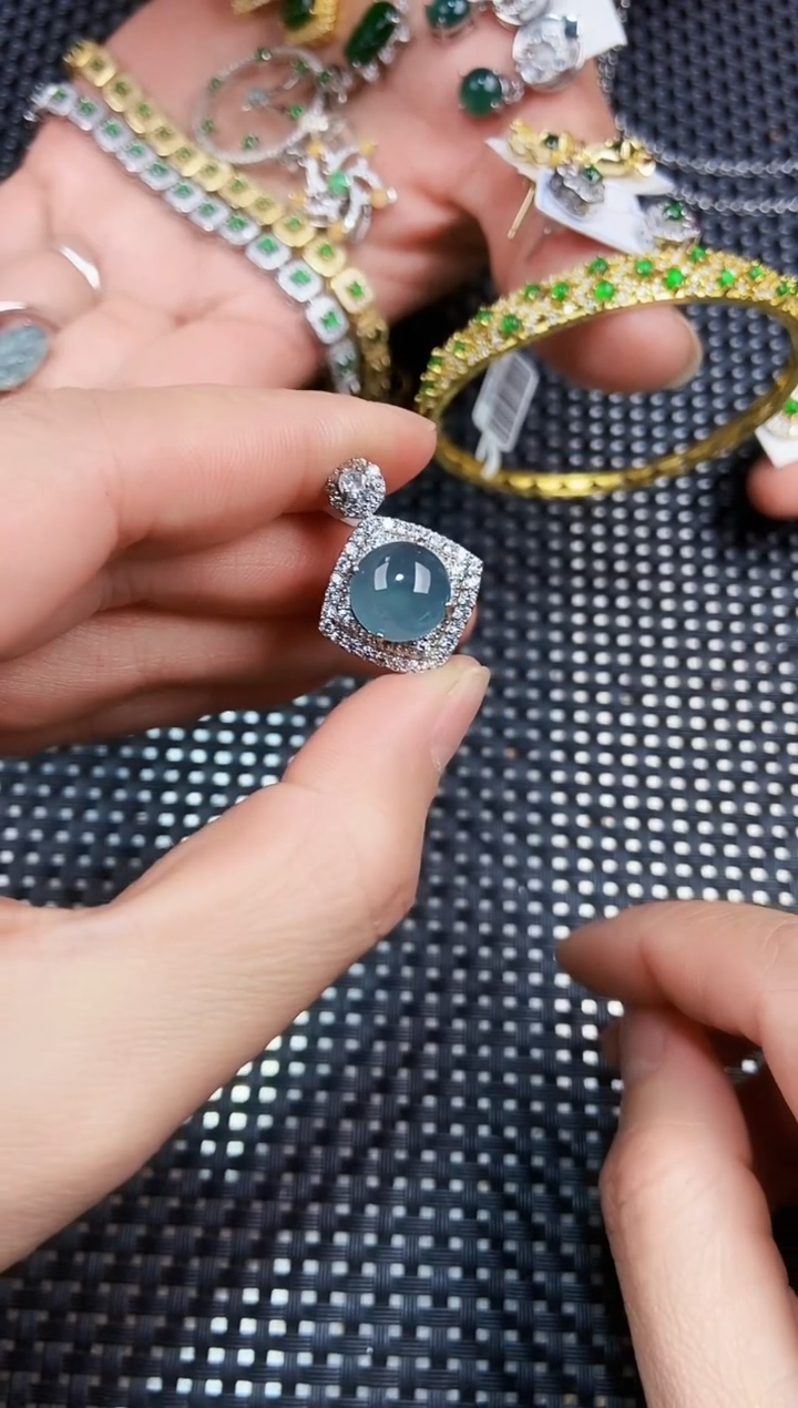 【闪购商品】翡翠吊坠(不含链)未镶嵌111111111