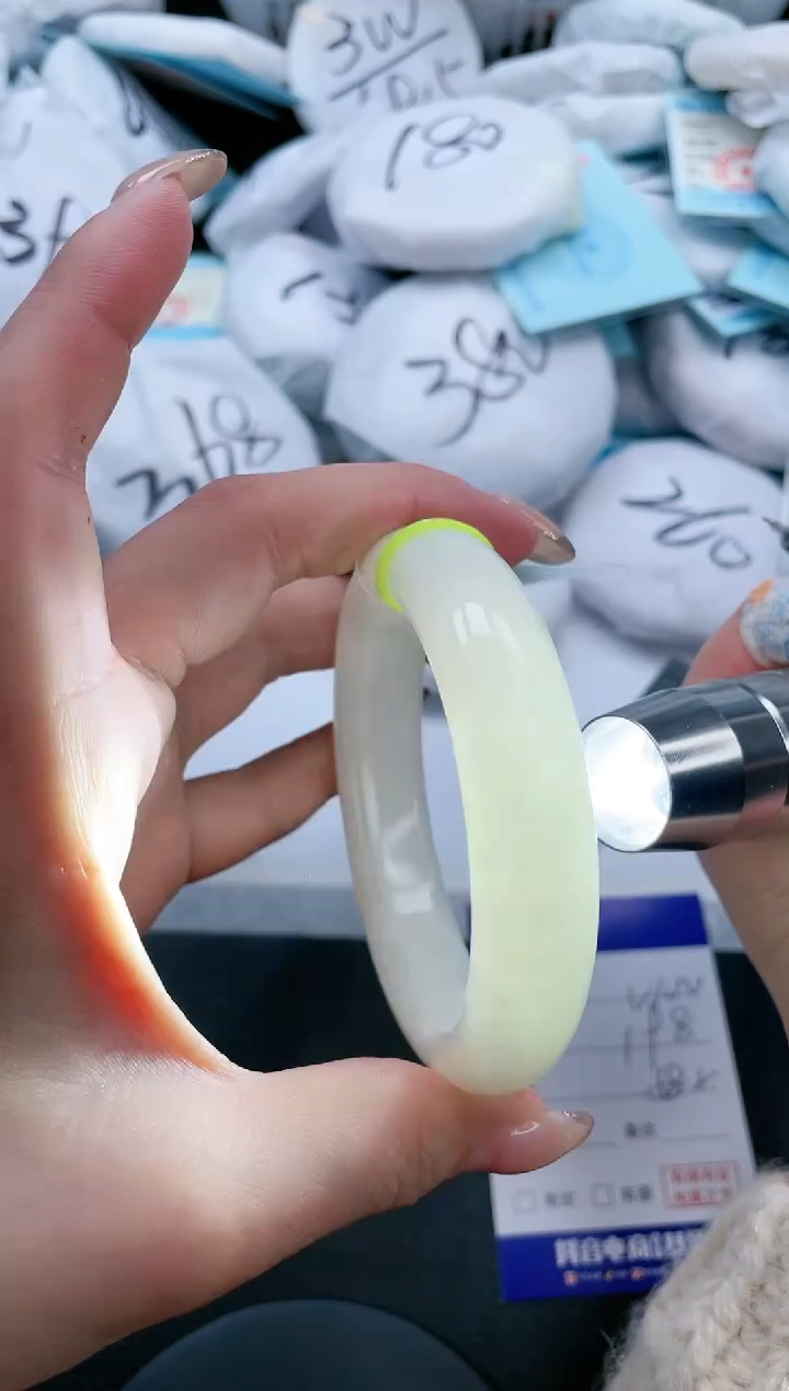 【闪购商品】和田玉手镯未镶嵌16V100-58