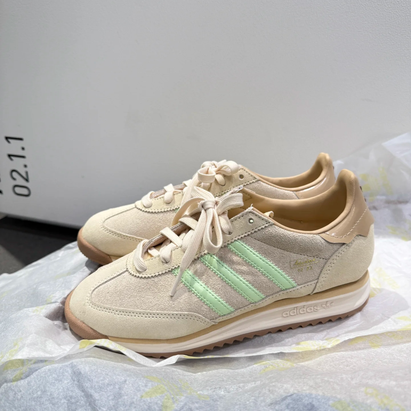 adidas/阿迪达斯 SL72 RS 温柔奶油色 经典休闲鞋「T头鞋」JR0092