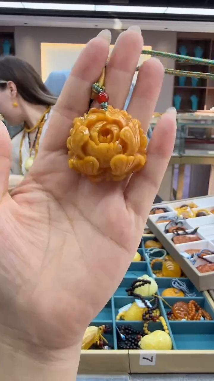 琥珀颈饰未镶嵌226秒拍号 假一罚三 