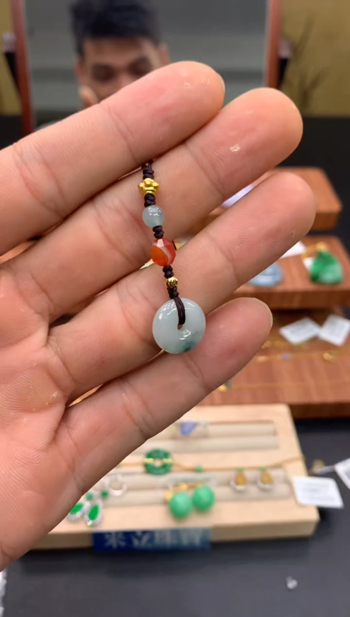 吊坠(不含链)未镶嵌翡翠挂件