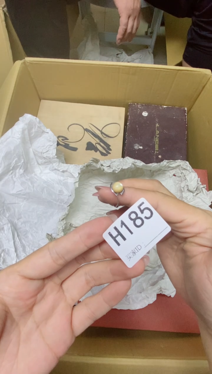 瓷片C***aH185默认微瑕，谨慎参拍