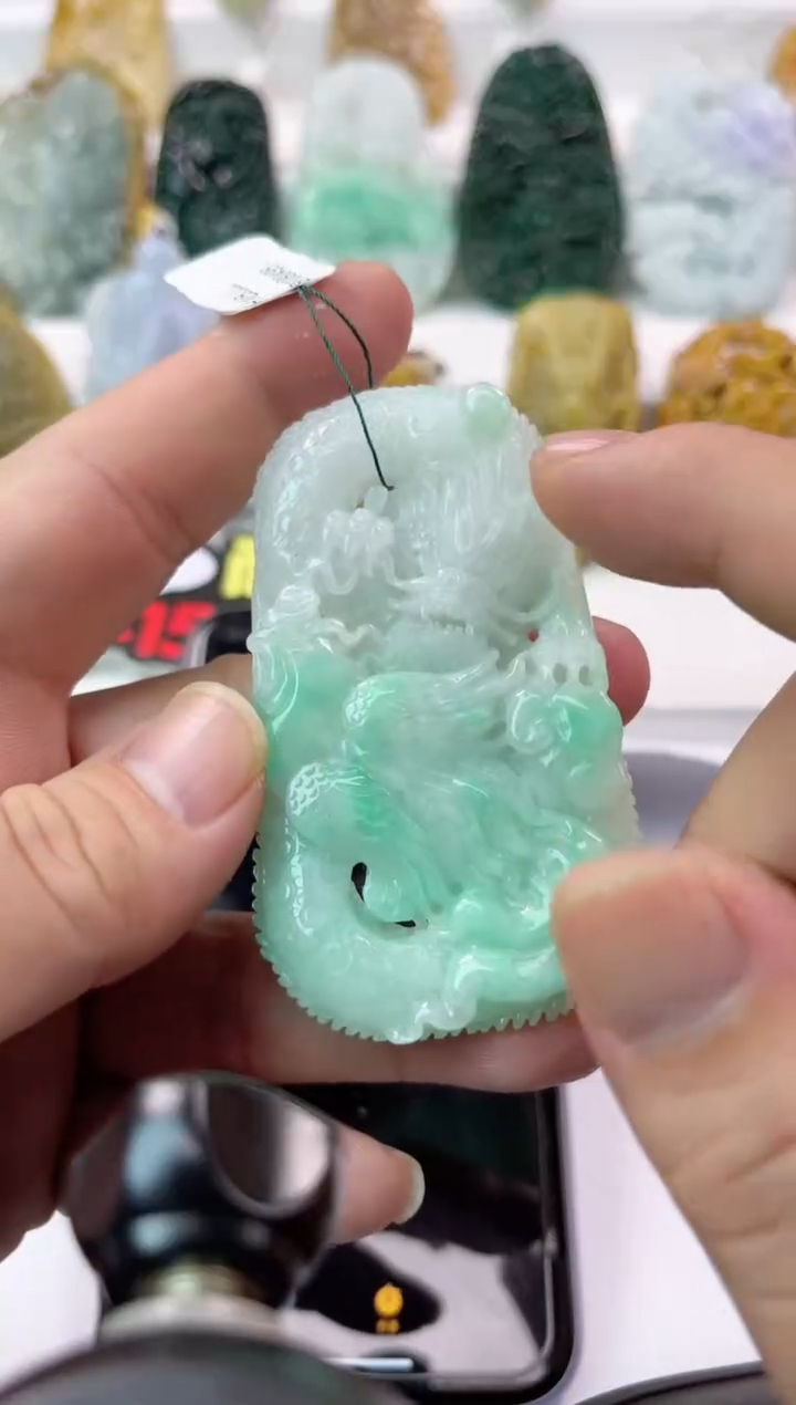 【闪购商品】翡翠颈饰未镶嵌龙牌