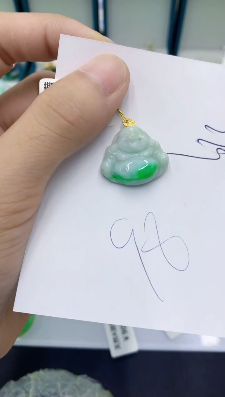 翡翠18K金镶嵌颈饰翡翠