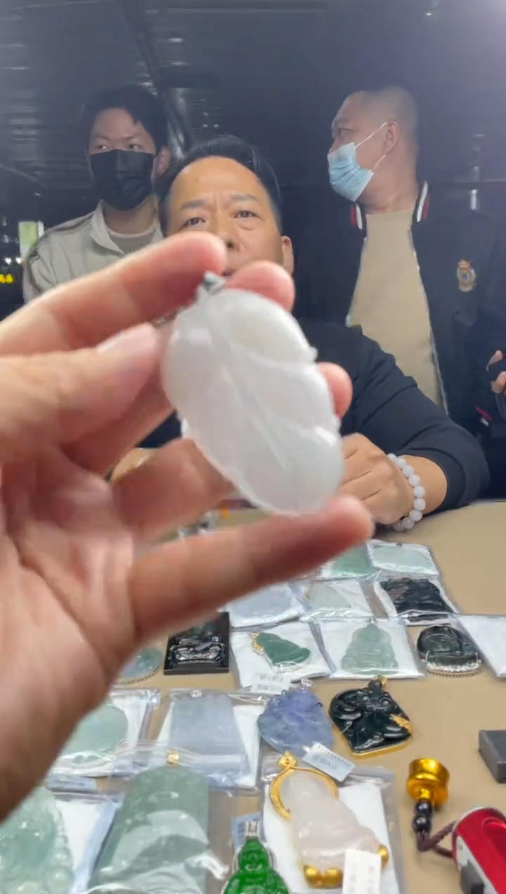 【闪购商品】定制翡翠未镶嵌       3705