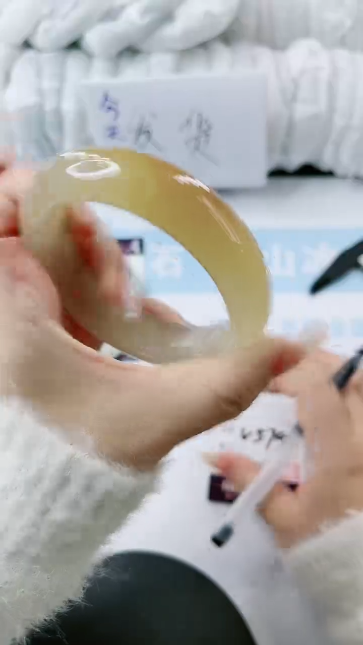 【闪购商品】石英质玉手镯未镶嵌多样性发货V579