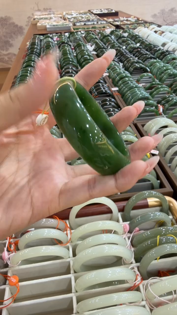 颈饰未镶嵌和田玉手镯58