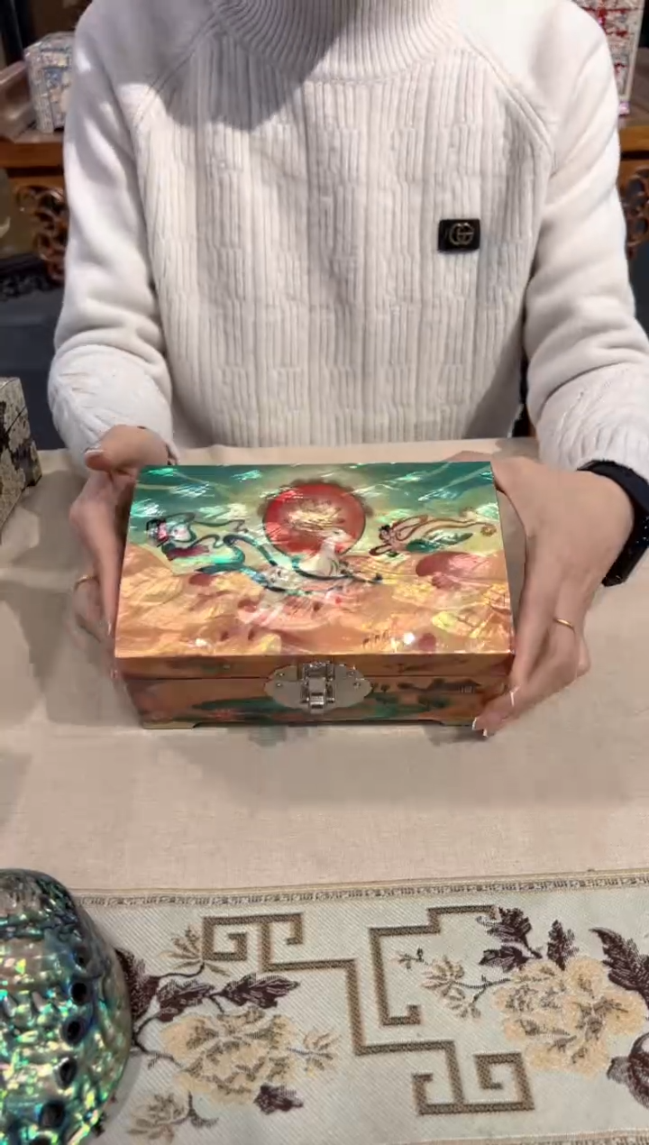 【闪购商品】鱼锁绒布底弘贝雅螺钿漆器文化馆