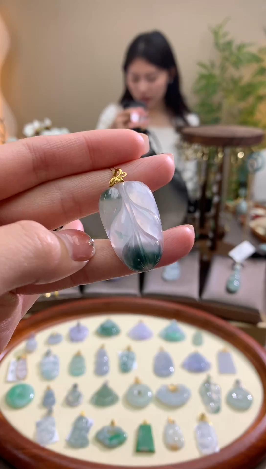 【闪购商品】翡翠颈饰18K金镶嵌叶子